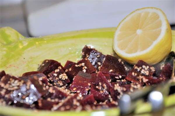R�dbeder med sesam fr� og citron
