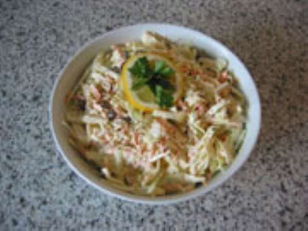 Coleslaw med �ble og rosiner