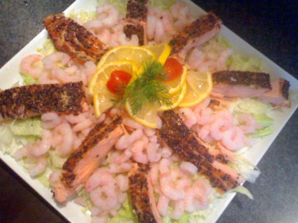 Reje/lakse anretning p� salat