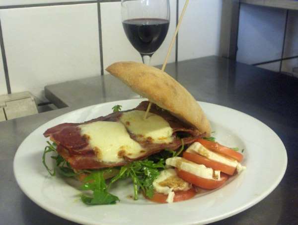 Prosciutto sandwich m/rucola