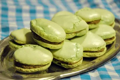 Macarons med grøn farvepasta