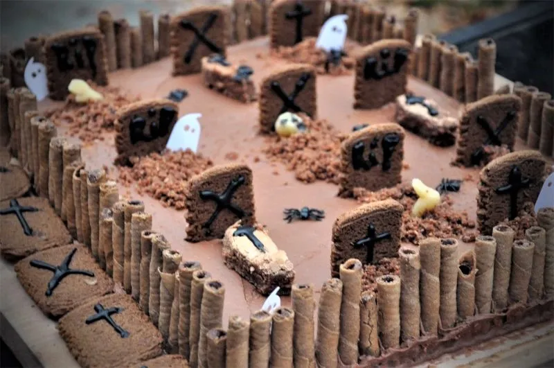 Halloween kage kirkegård - stort
