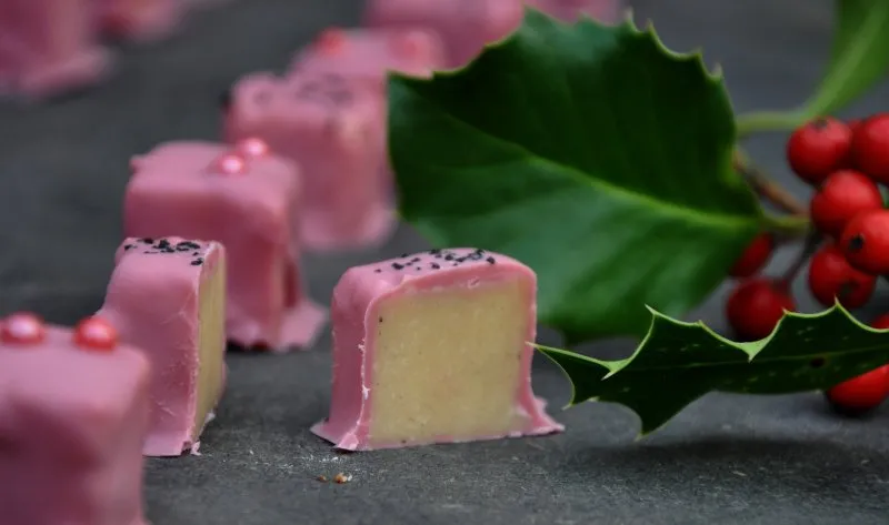 Fudge med ruby chokolade og Lakridsgranulat a la Lue - stort