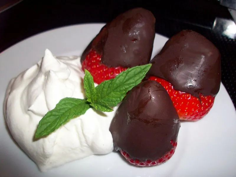 Chokolade-jordbær m.yoghurt- vanillecreme - stort