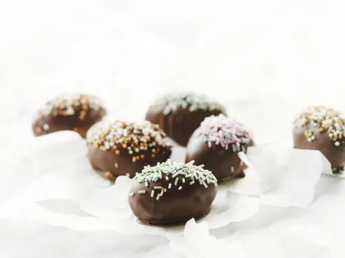 Nye opskrifter: Påskeæg med lakrids og hyldeblomst