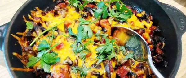 Mexicansk svampe chorizo dip - queso fundibo