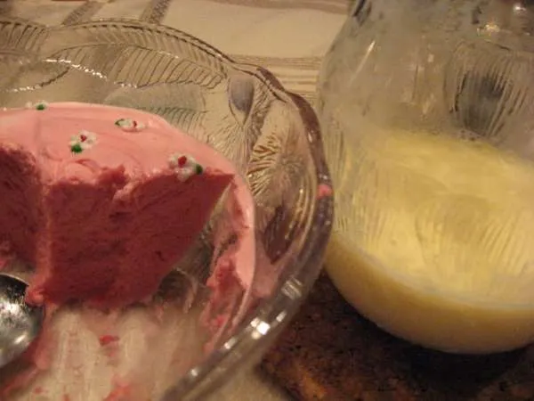Saftfromage med Varm Cremesauce