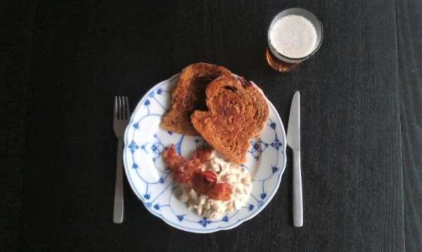Hønsesalat med atomiseret bacon