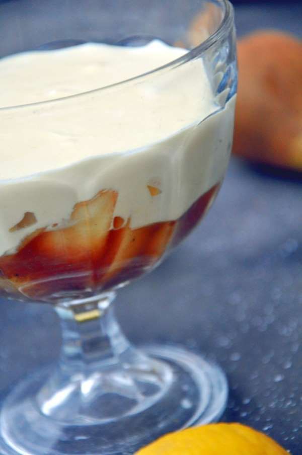 Frugtsalat med råcreme