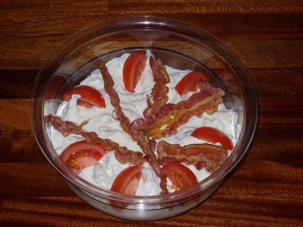 Hønsesalat Med bacon på toppen