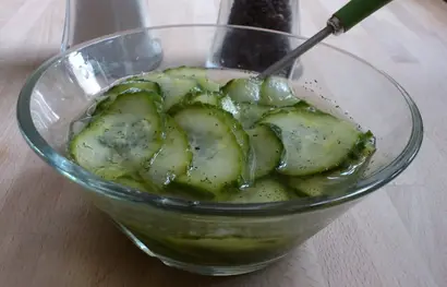 916-hjemmelavet-agurksalat-maduniverset.jpg