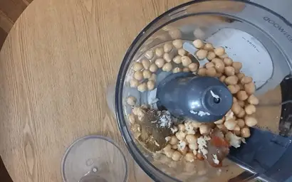 hummus-2.jpg