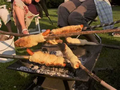 snobrød_med_pølse.jpg