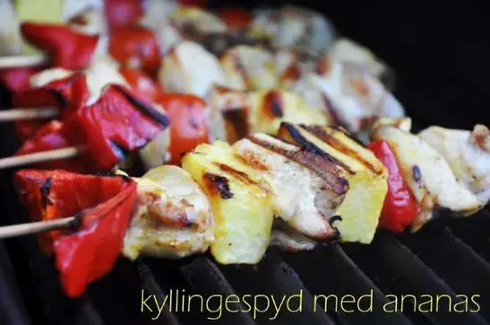 Kyllingespyd med ananas
