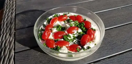 Kold kartoffelsalat med agurk og vandmelon