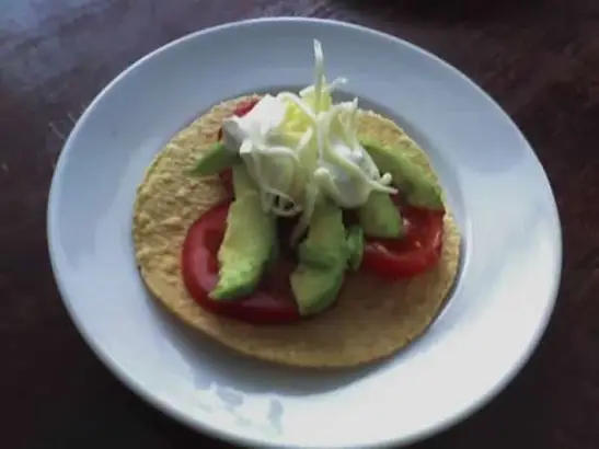 tostadas med avocado og creme fraiche
