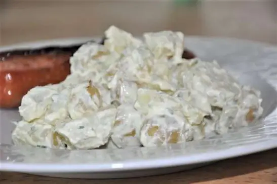 Kartoffelsalat (ymer/cremefraiche-dressing)