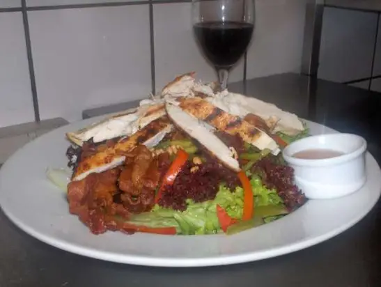 Blandet salat m/kylling
