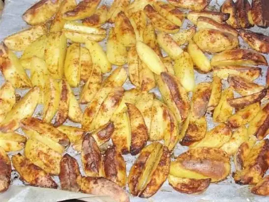 Kartoffelbåde med paprika & salt