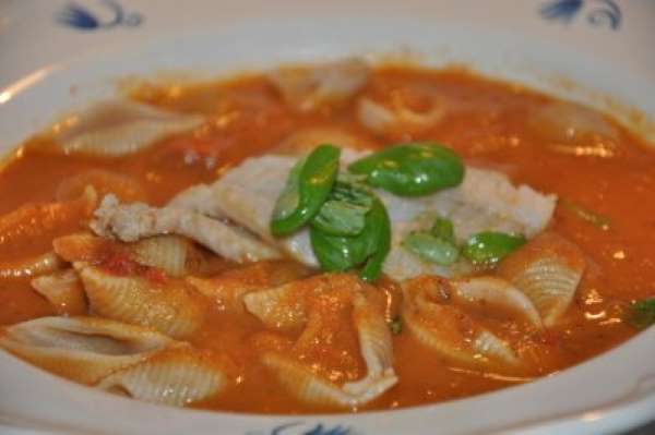 Suppen kan også spises med fx. pasta og hvidfisk