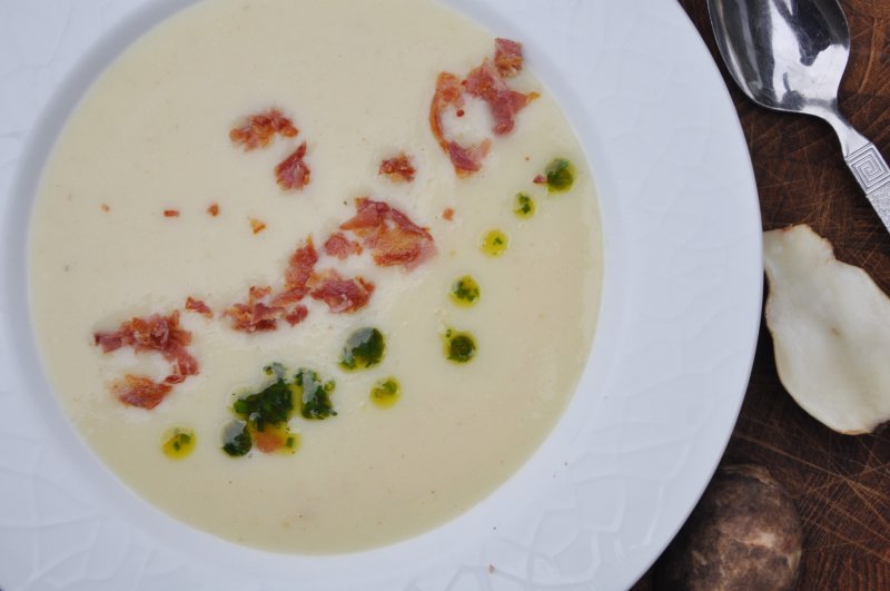 Jordskokkesuppe med ristede kammuslinger - stort