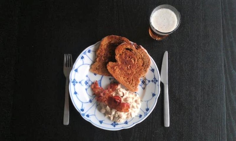 Hønsesalat med atomiseret bacon - stort