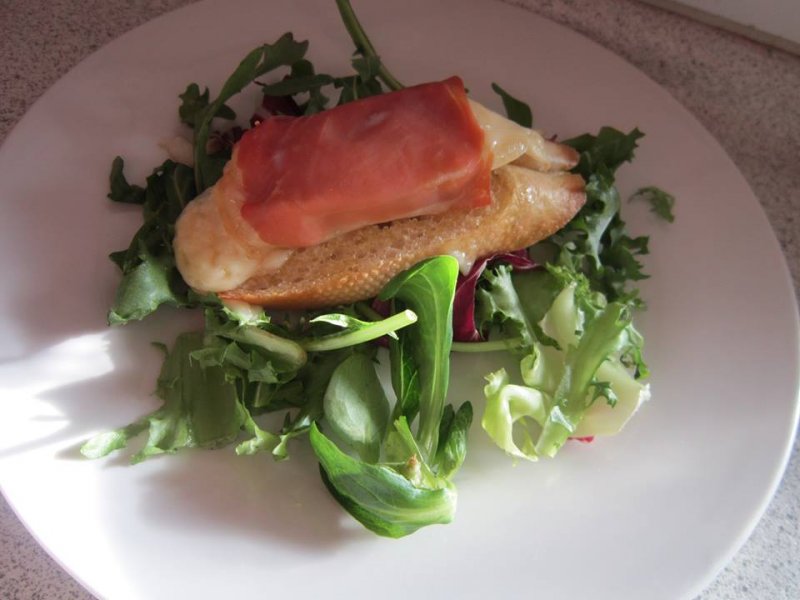 Bruschetta m. parmaskinke & brie - stort