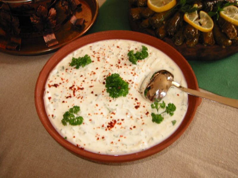 Tarator (kold suppe med agurk og hvidløg) bulgarsk - stort