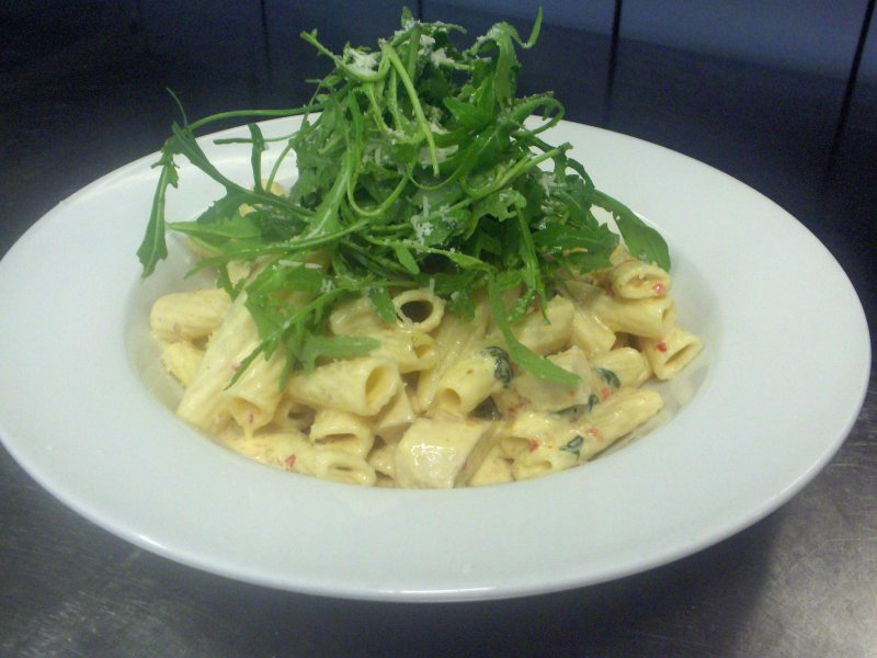 Bucattini pasta med sweet chili - stort