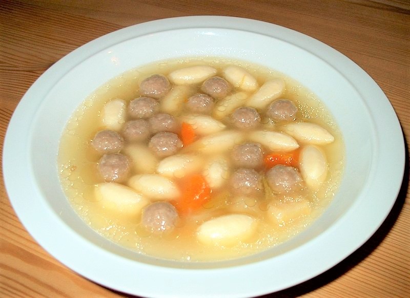 Karrysuppe med kokosmælk og citruskødboller - stort