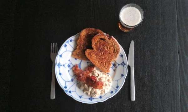 Hønsesalat med atomiseret bacon