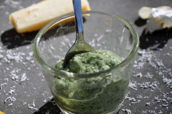 Brændenældepesto