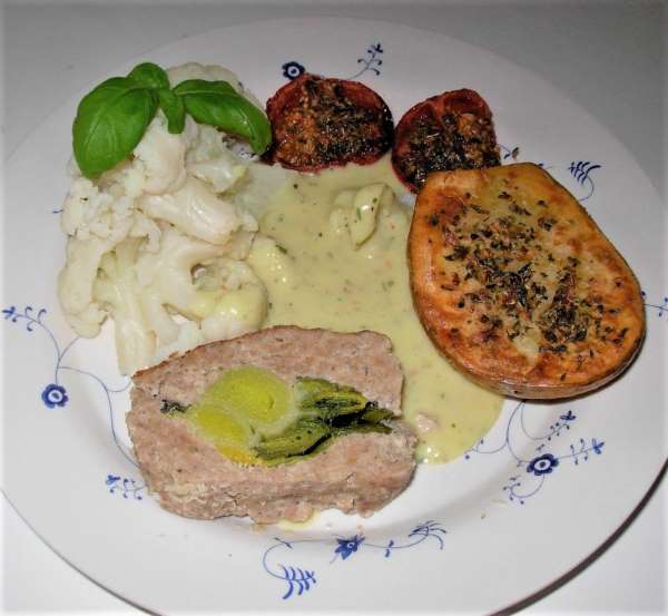 krydret farsfad med porrer