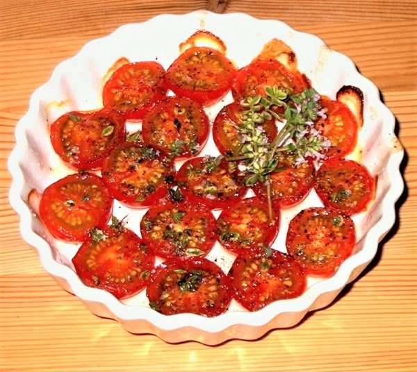 Bagte cherrytomater, lækkert tilbehør.