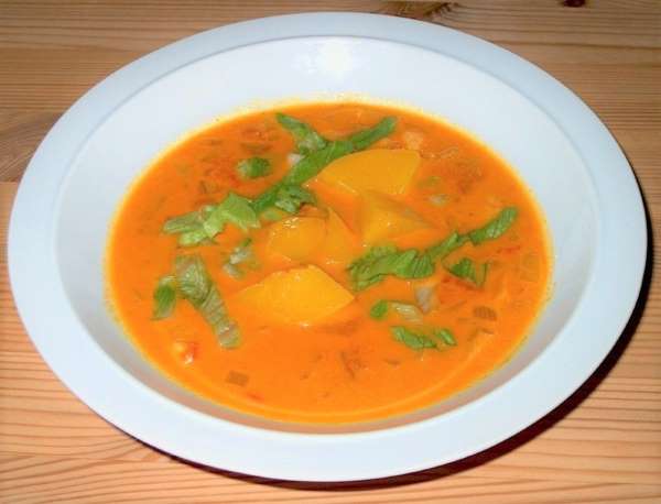 Rejesuppe med fersken.