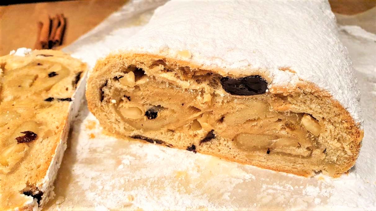 Weihnachtsstollen - Opskrift på Weihnachtsstollen - Maduniverset.dk